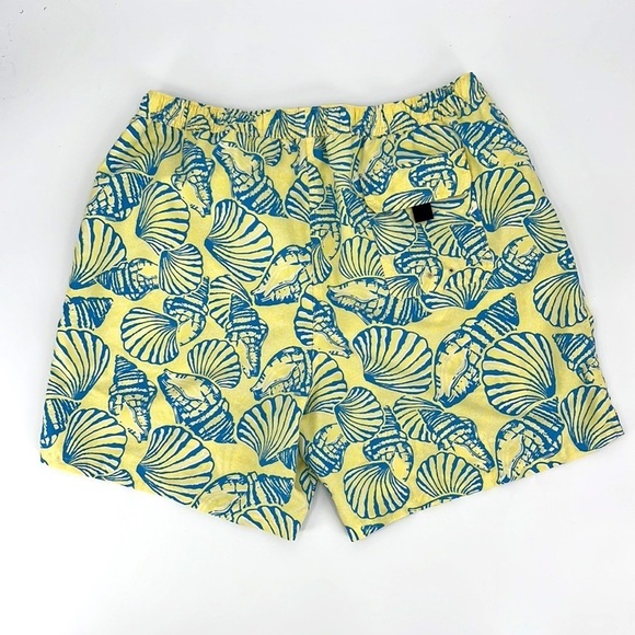 Vineyard Vines yellow, and blue seashell Trunks SZ XL - Picture 2 of 10